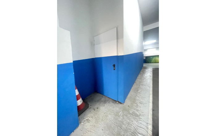 Sale - Local comercial -
Barcelona - Eixample Derecho