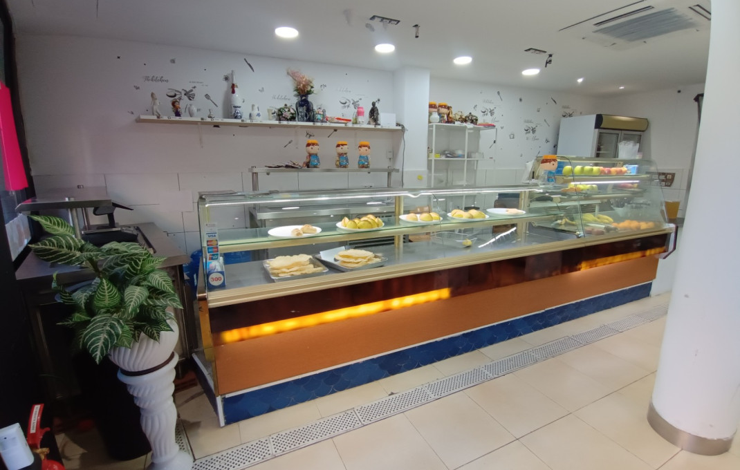 Traspaso - Take Away -
Barcelona - Horta