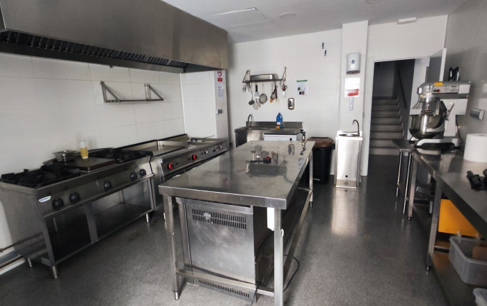 Traspaso - Cocina industrial -
Barcelona - Guinardo