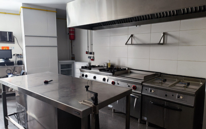 Traspaso - Cocina industrial -
Barcelona - Guinardo