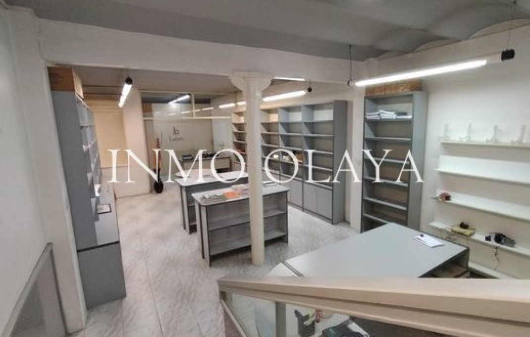 Venta - Local comercial -
Barcelona - Eixample Derecho