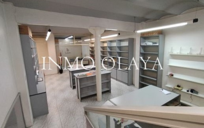 Venta - Local comercial -
Barcelona - Eixample Derecho