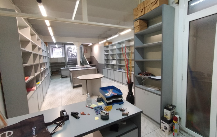 Venta - Local comercial -
Barcelona - Eixample Derecho