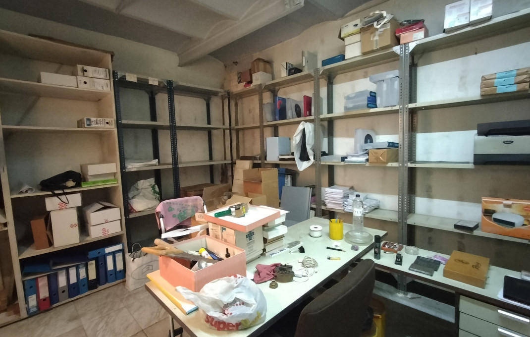 Venta - Local comercial -
Barcelona - Eixample Derecho