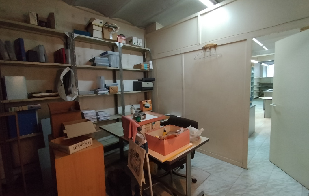 Venta - Local comercial -
Barcelona - Eixample Derecho