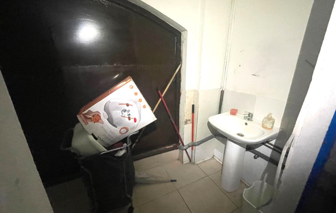 Venta - Local comercial -
Barcelona - Ciutat Vella, Raval