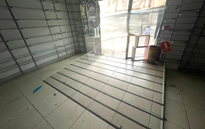 Venta - Local comercial -
Barcelona - Ciutat Vella, Raval