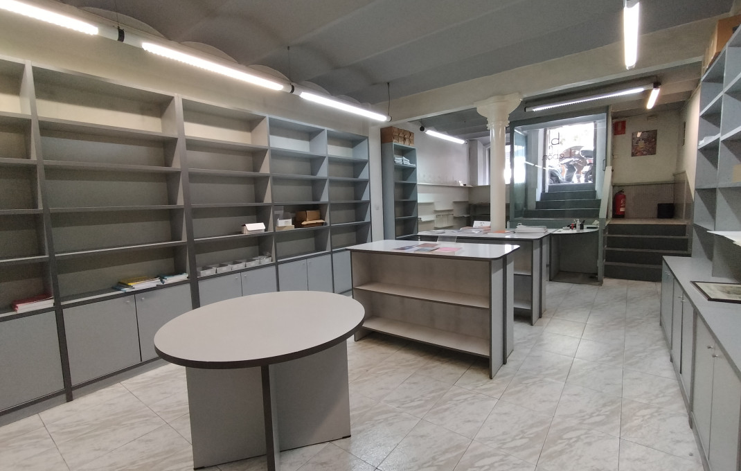 Venta - Local comercial -
Barcelona - Eixample Derecho