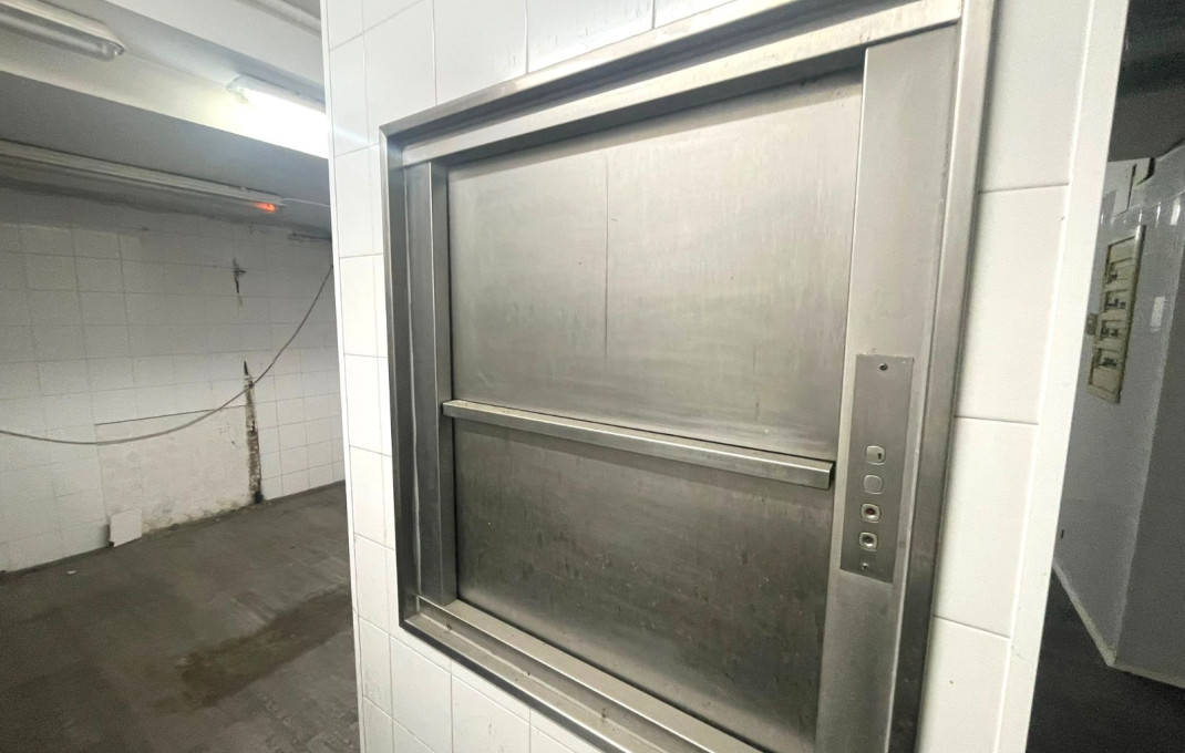 Sale - Bar Restaurante -
Barcelona - Ciutat Vella, Raval