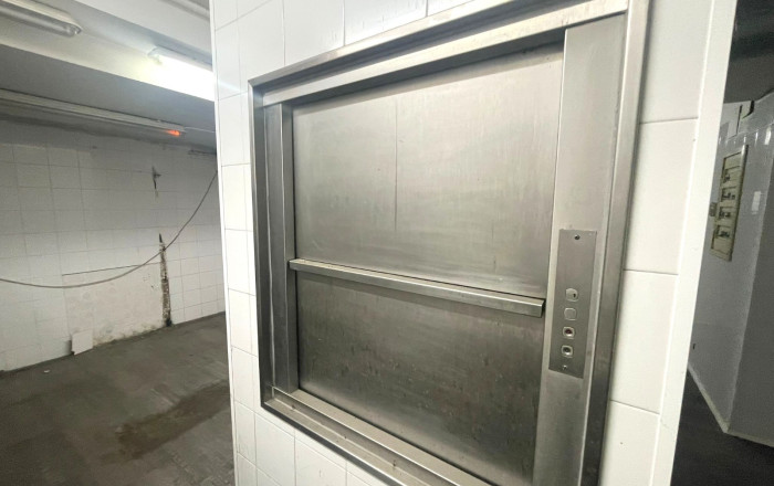 Sale - Bar Restaurante -
Barcelona - Ciutat Vella, Raval