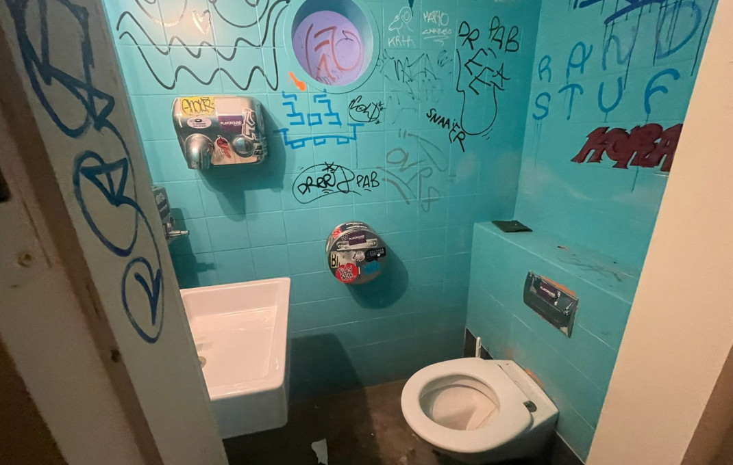 Sale - Bar Restaurante -
Barcelona - Ciutat Vella, Raval