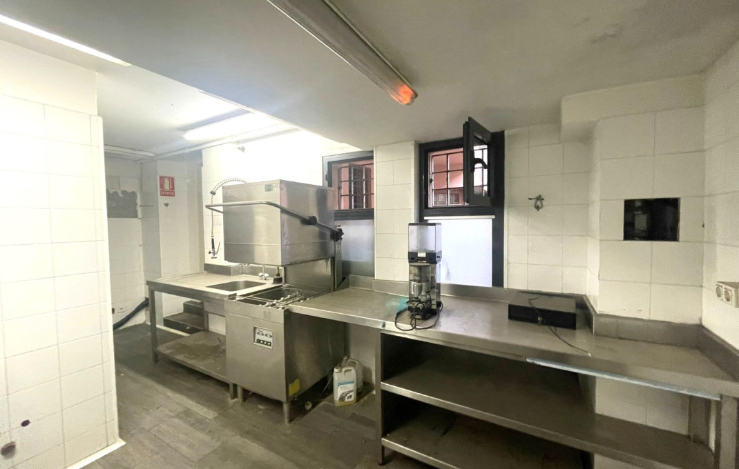 Sale - Bar Restaurante -
Barcelona - Ciutat Vella, Raval