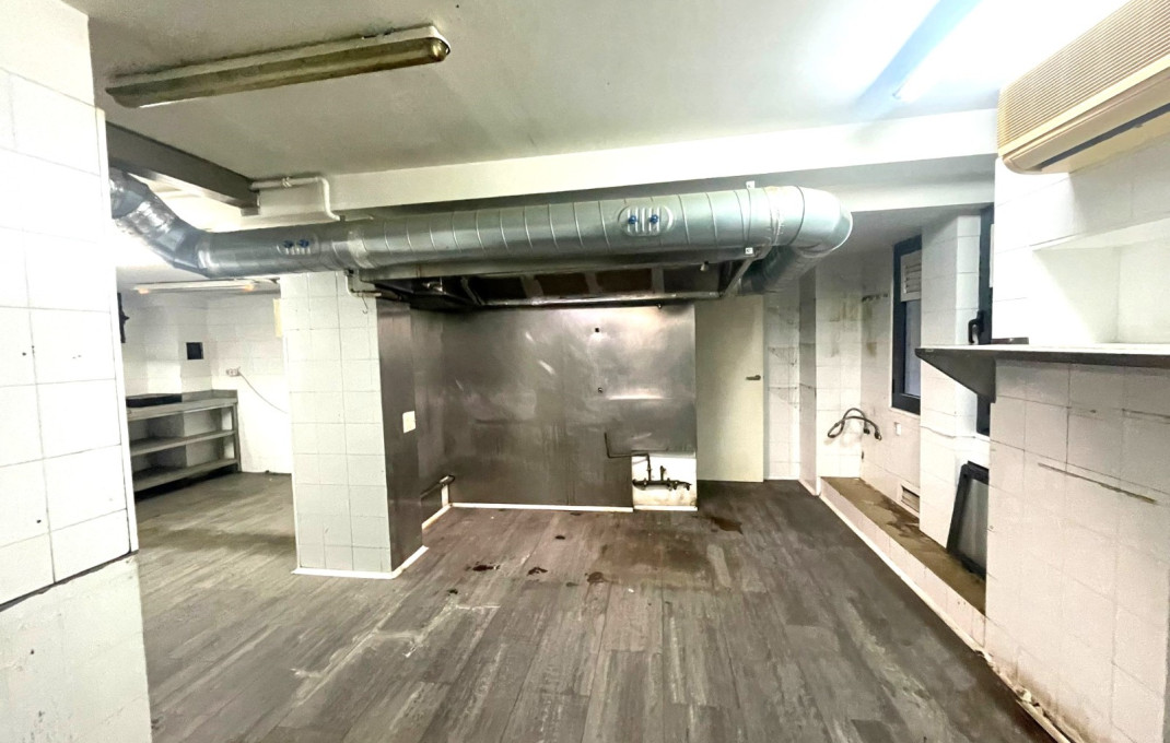 Sale - Bar Restaurante -
Barcelona - Ciutat Vella, Raval