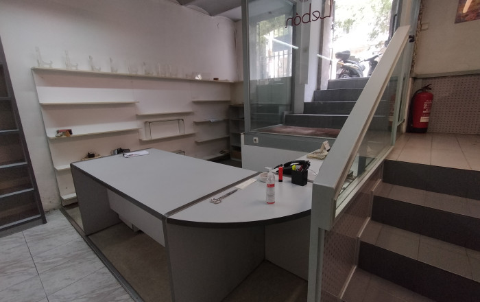 Venta - Local comercial -
Barcelona - Eixample Derecho