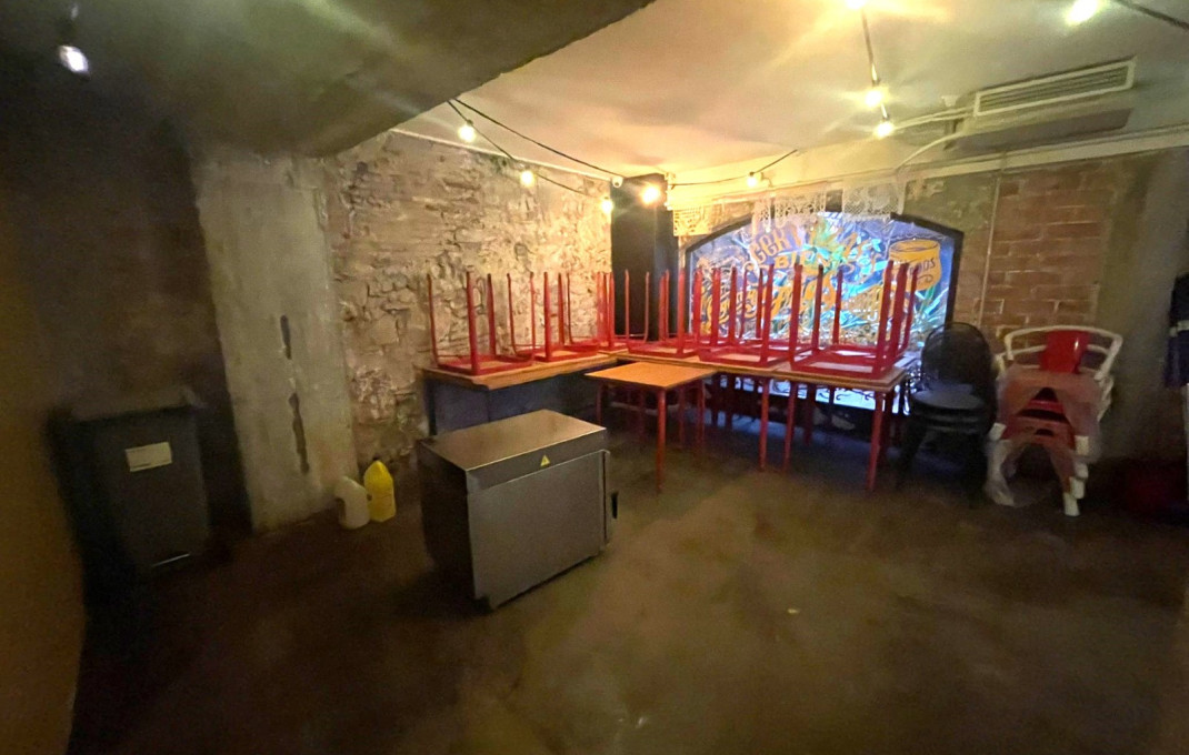 Sale - Bar Restaurante -
Barcelona - Ciutat Vella, Raval