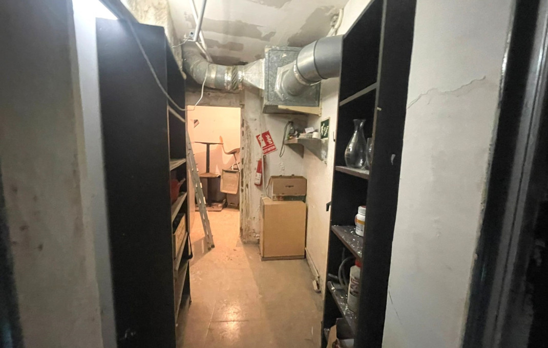 Sale - Bar Restaurante -
Barcelona - Ciutat Vella, Raval