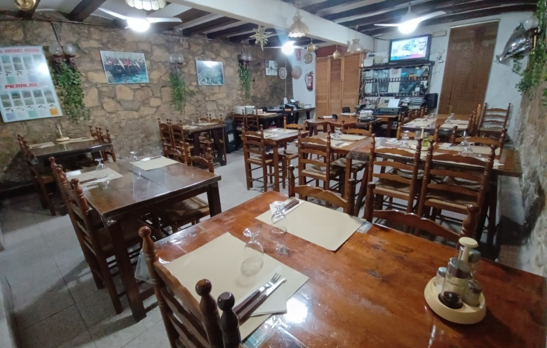 Transfer - Bar Restaurante -
Barcelona - Poble Sec-montjuïc