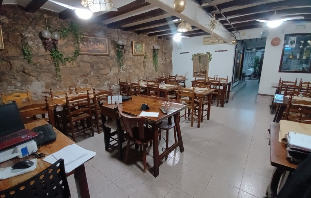 Transfer - Bar Restaurante -
Barcelona - Poble Sec-montjuïc