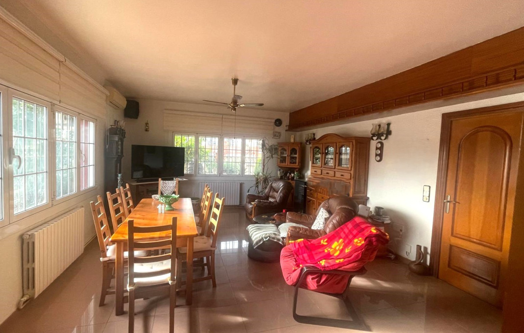 Venta - Casa -
Castellbisbal