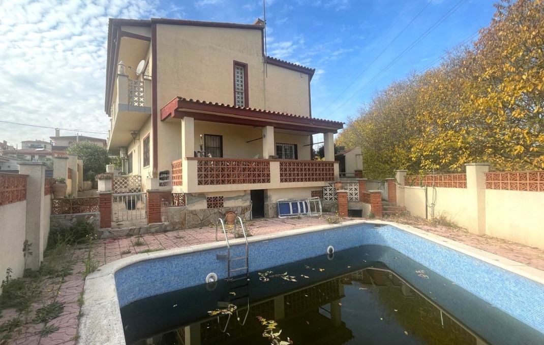 Venta - Casa -
Castellbisbal