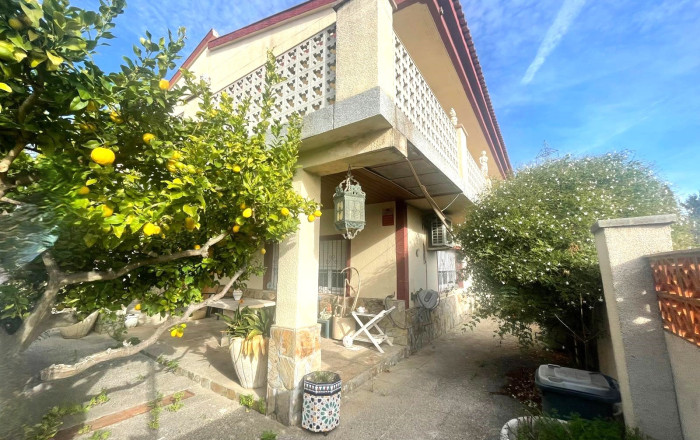 Venta - Casa -
Castellbisbal