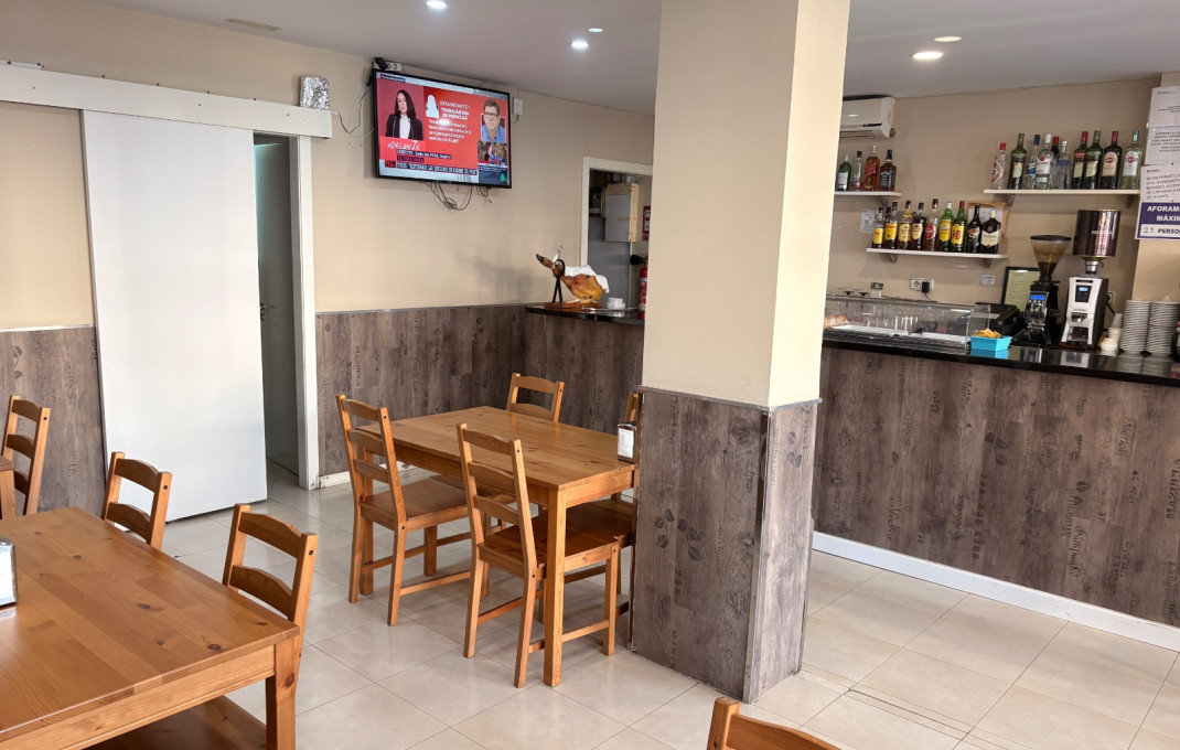 Traspaso - Bar-Cafeteria -
Cornella de Llobregat - Centro