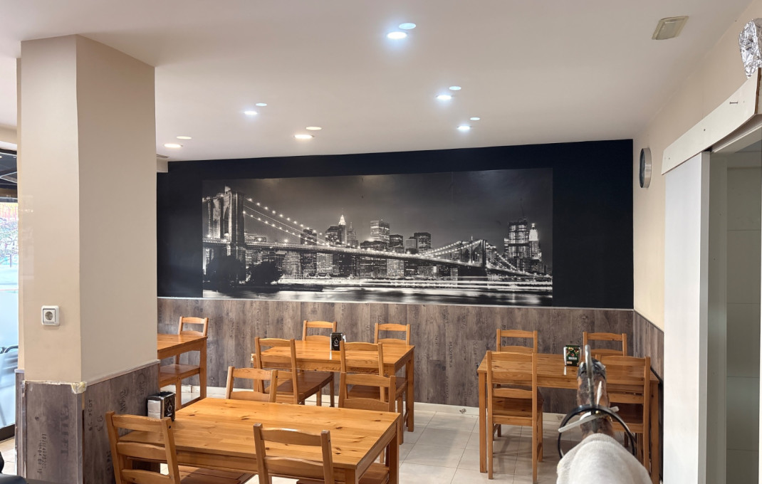 Traspaso - Bar-Cafeteria -
Cornella de Llobregat - Centro