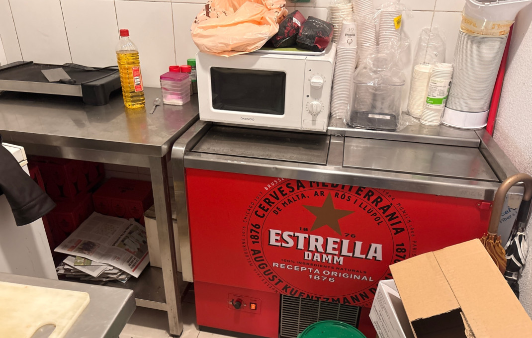 Traspaso - Bar-Cafeteria -
Cornella de Llobregat - Centro