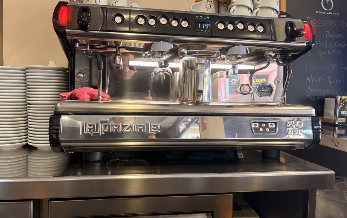 Traspaso - Bar-Cafeteria -
Cornella de Llobregat - Centro