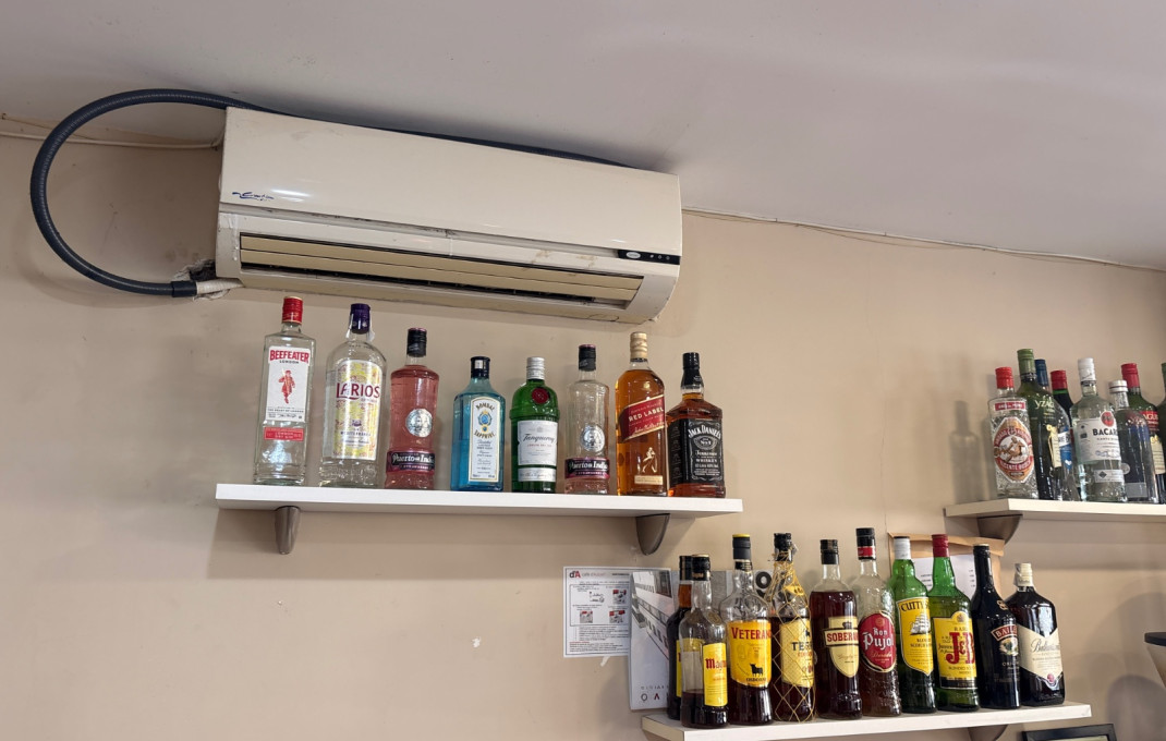 Traspaso - Bar-Cafeteria -
Cornella de Llobregat - Centro