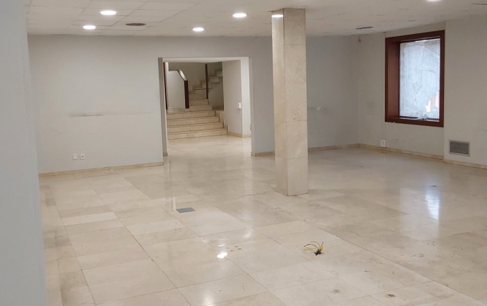 Alquiler - Local comercial -
Palau-solit&agrave; i Plegamans