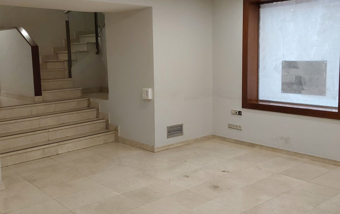 Alquiler - Local comercial -
Palau-solit&agrave; i Plegamans