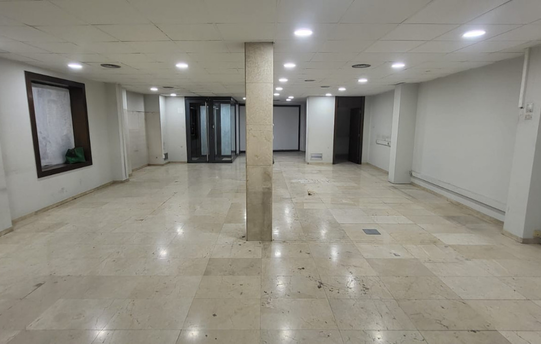 Alquiler - Local comercial -
Palau-solit&agrave; i Plegamans