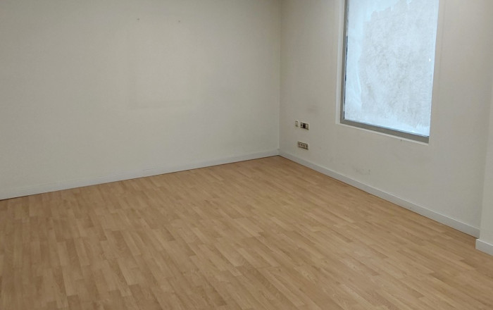 Alquiler - Local comercial -
Palau-solit&agrave; i Plegamans