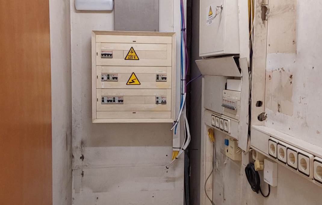 Alquiler - Local comercial -
Palau-solit&agrave; i Plegamans