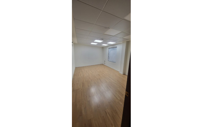 Alquiler - Local comercial -
Palau-solit&agrave; i Plegamans