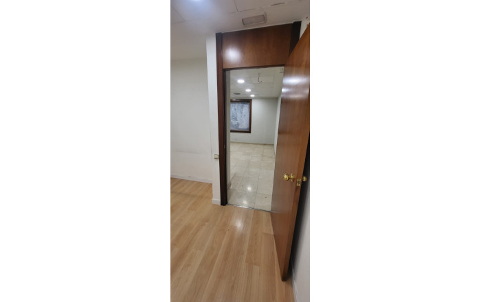 Alquiler - Local comercial -
Palau-solit&agrave; i Plegamans