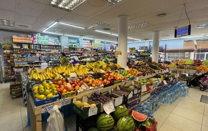 Venta en rentabilidad - Local comercial -
L'Hospitalet de Llobregat