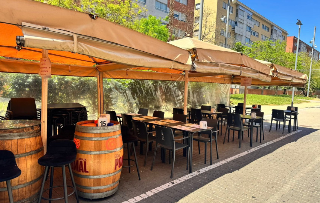 Traspaso - Restaurante -
Barcelona - La Marina De Port