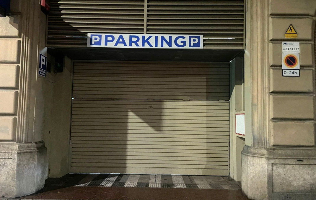 Venta - Parking -
Barcelona - Eixample Derecho