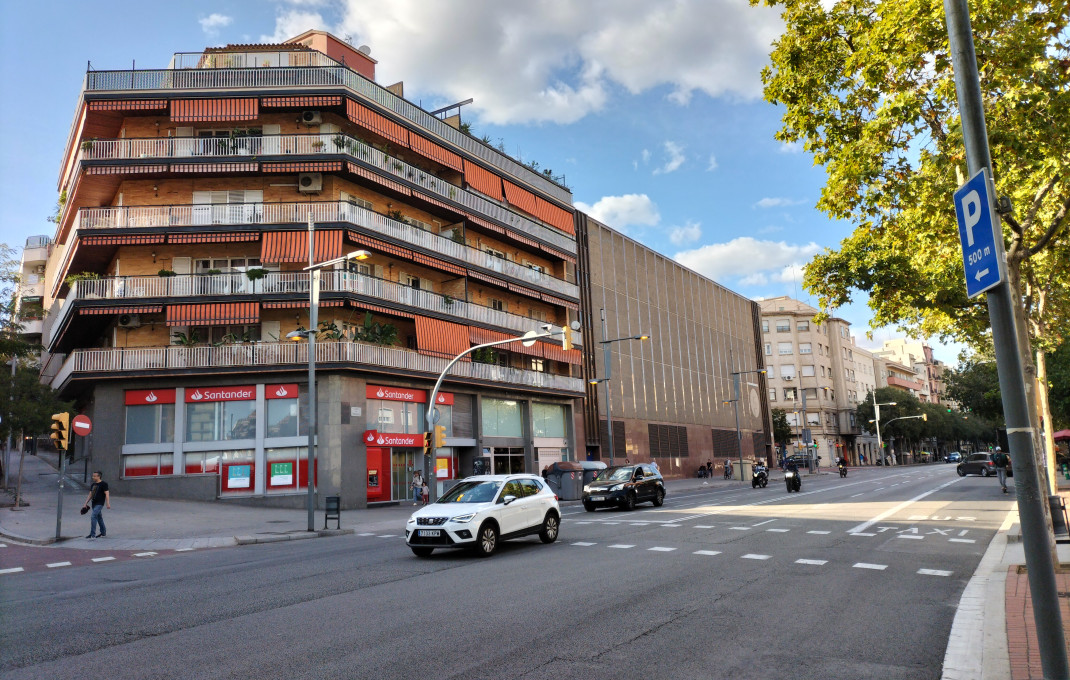 Vente rentable - Parada de mercado -
Barcelona - Camp De L´arpa