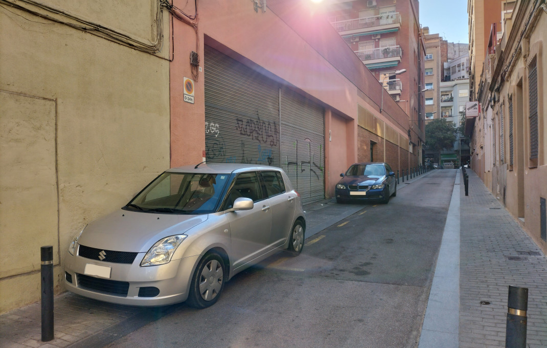 Vente rentable - Parada de mercado -
Barcelona - Camp De L´arpa