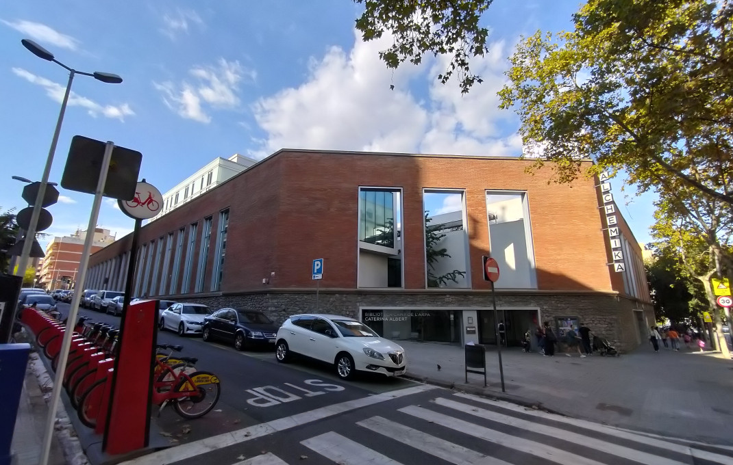 Vente rentable - Parada de mercado -
Barcelona - Camp De L´arpa