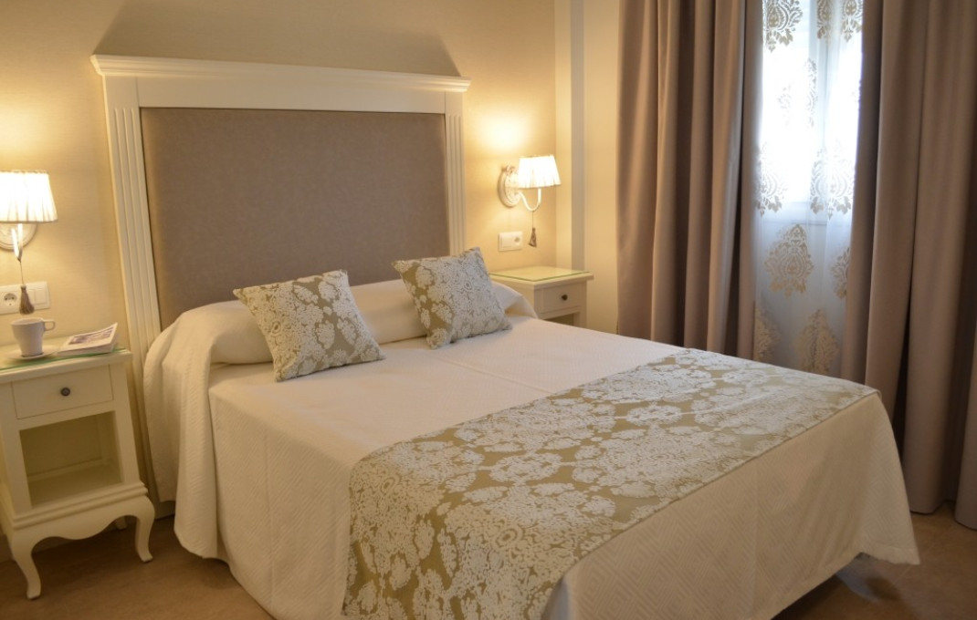 Venta - Apartamentos Turísticos -
Sevilla - Camas