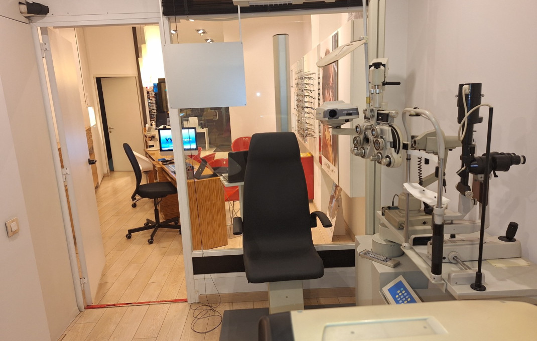 Venta - Local comercial -
Barcelona - Eixample Derecho