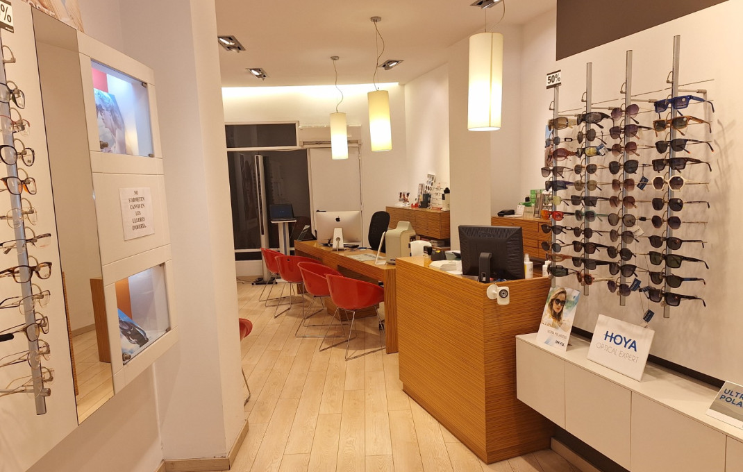 Venta - Local comercial -
Barcelona - Eixample Derecho