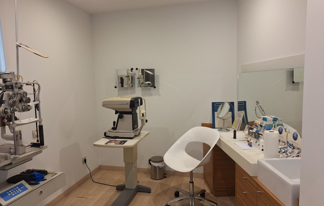 Venta - Local comercial -
Barcelona - Eixample Derecho