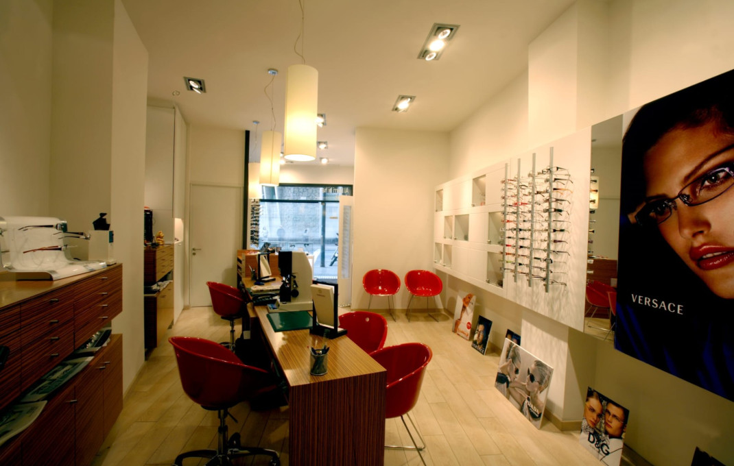 Venta - Local comercial -
Barcelona - Eixample Derecho