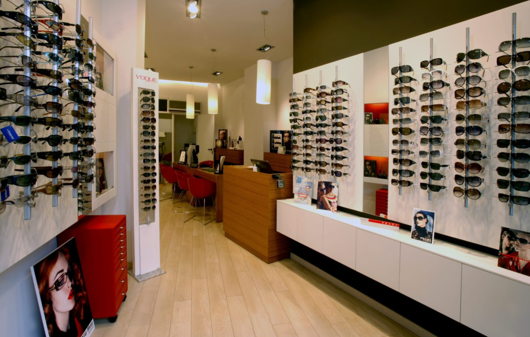 Venta - Local comercial -
Barcelona - Eixample Derecho