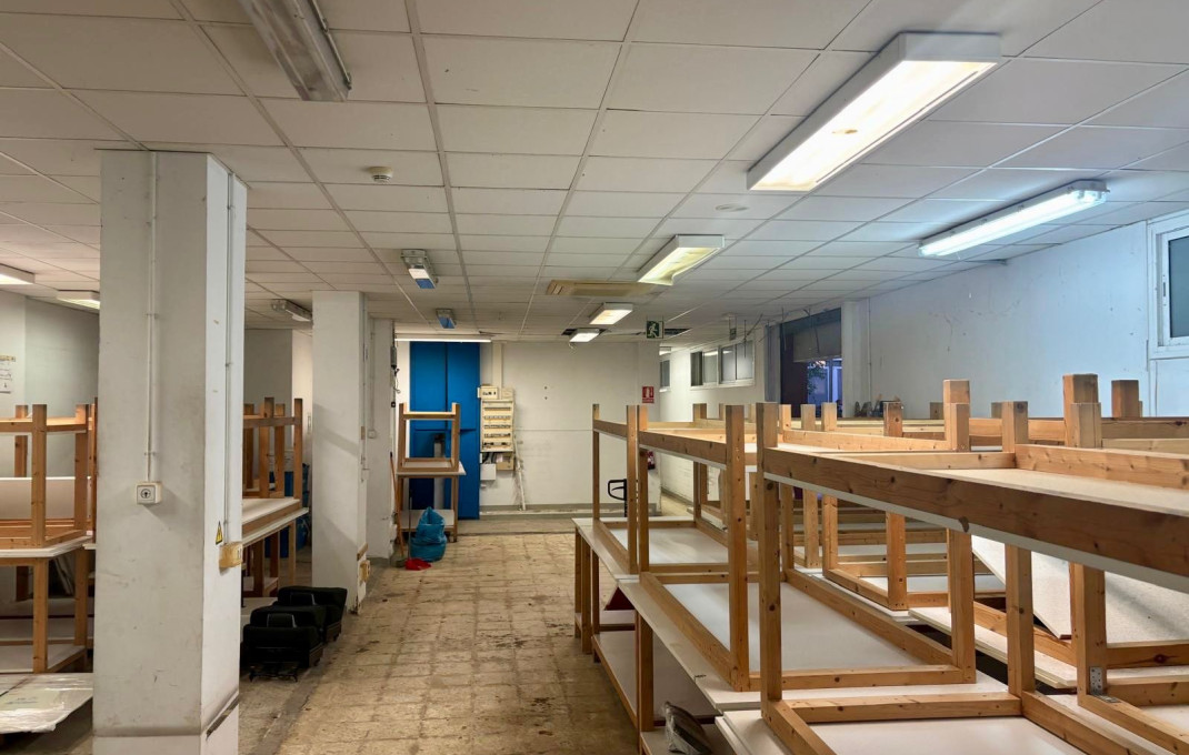 Alquiler - Local comercial -
Barcelona - Sant Martí